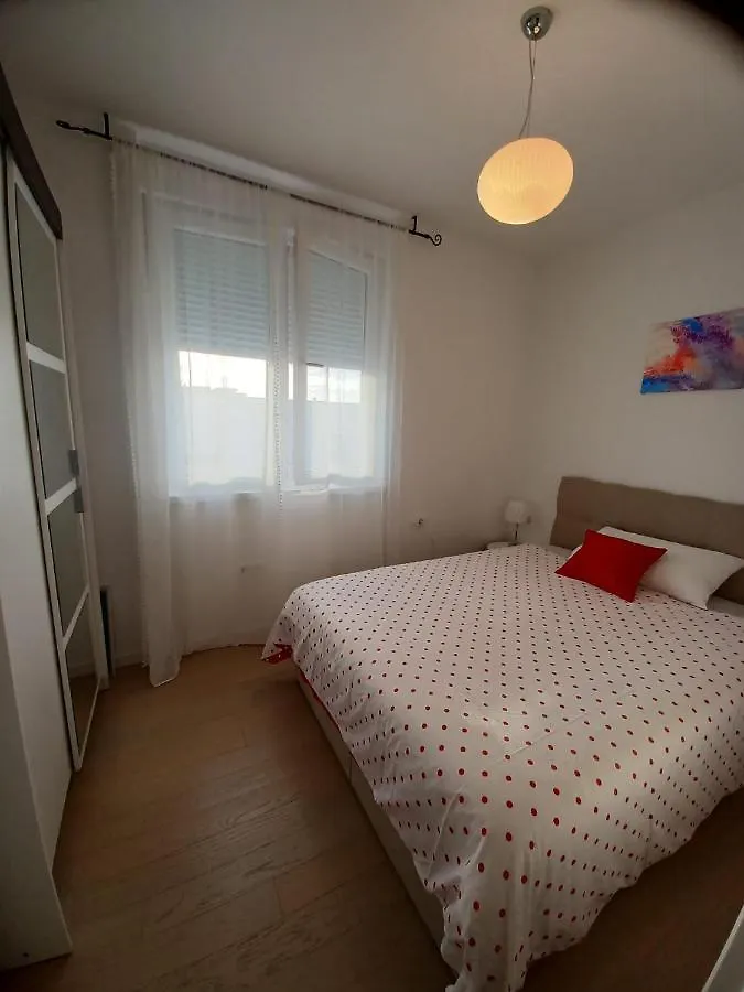 Ena Apartment Zadar 0*,